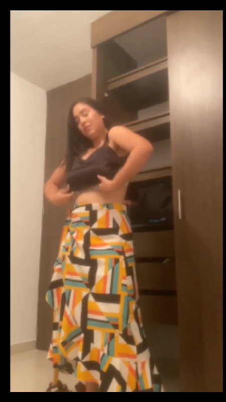 boob show during dress change