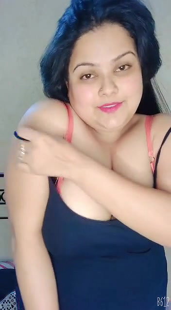 chubby bahbhi boob show