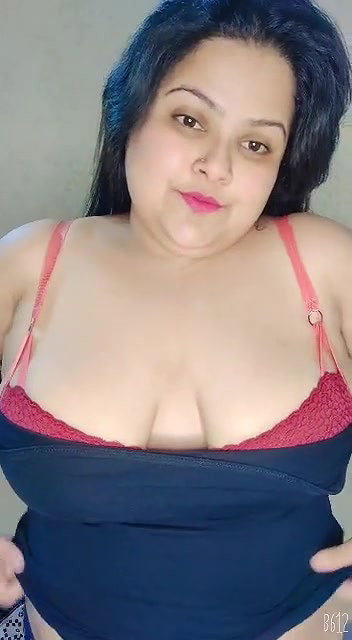 chubby bahbhi boob show