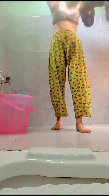 ladki en chut ragadte hue video banayi