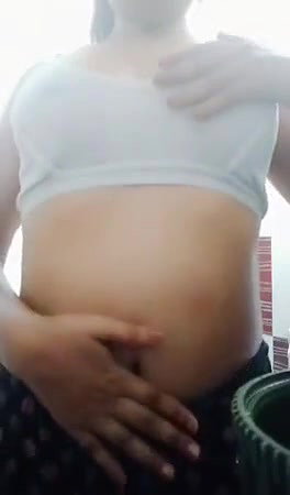 young girl nude bath