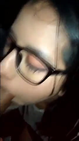 chasmish ladki ki chudai