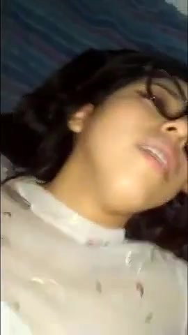 chasmish ladki ki chudai