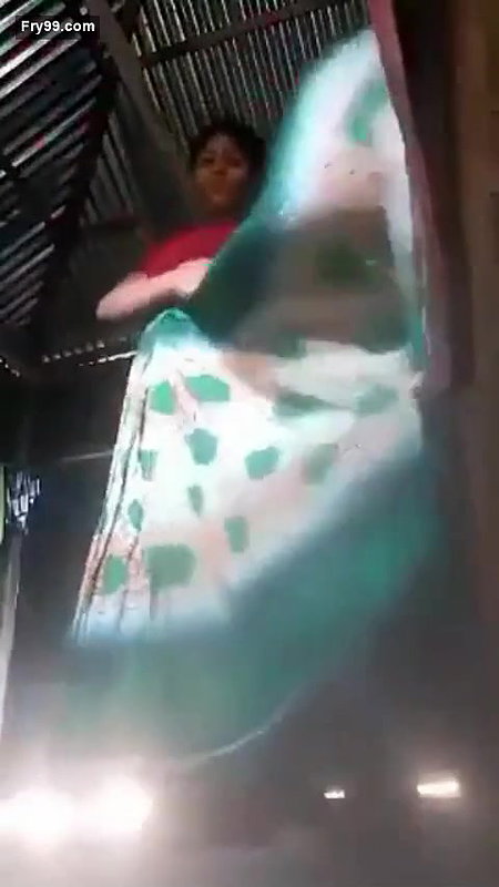 Desi village wife open her saree