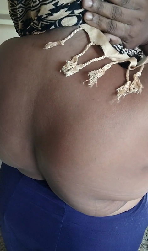 Madurai Aunty hot sex video part 1- saree removing