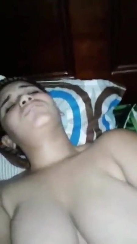 Horny Paki Bhabhi masturbating pussy