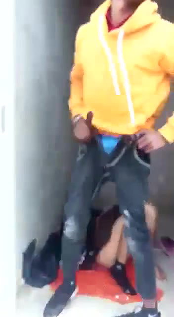 Desi lovers sex in an abundant house