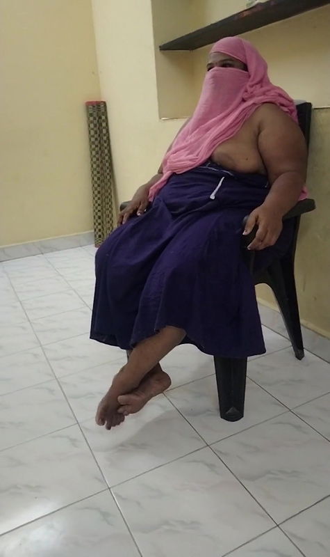 Mallu aunty cleaning video without dress.