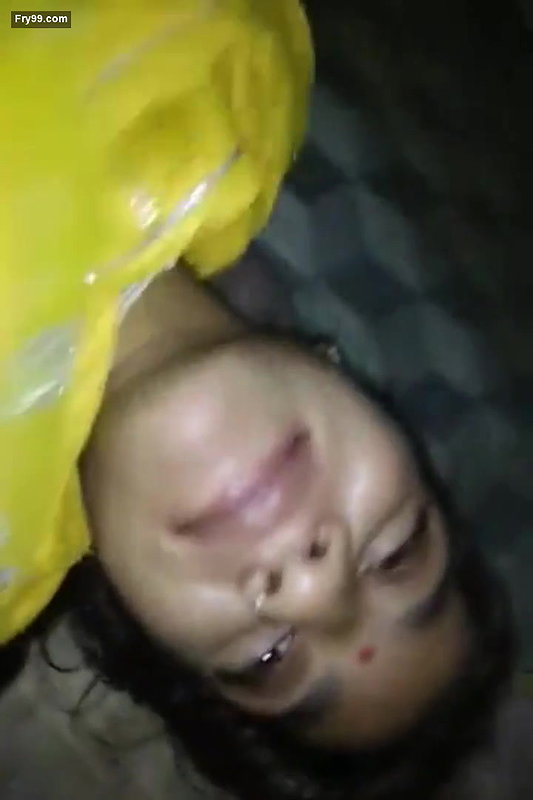 Married Bhabi giving Blowjob first time