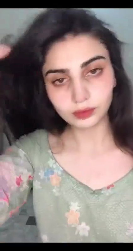 beautiful girl nude show