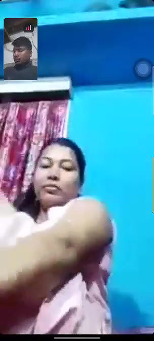 boob dikhake chut ragdi gf ne vc mein