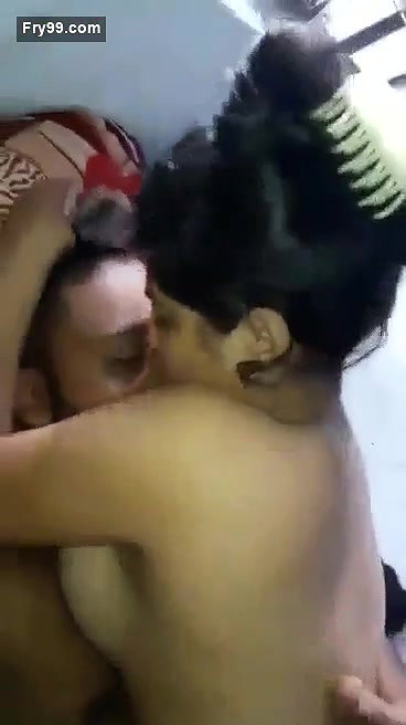 Beauty Wife Loves giving blowjob