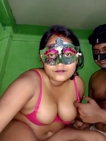 web cam couple nude show