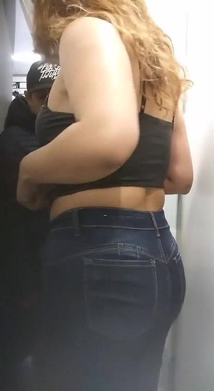 boob show during dress change
