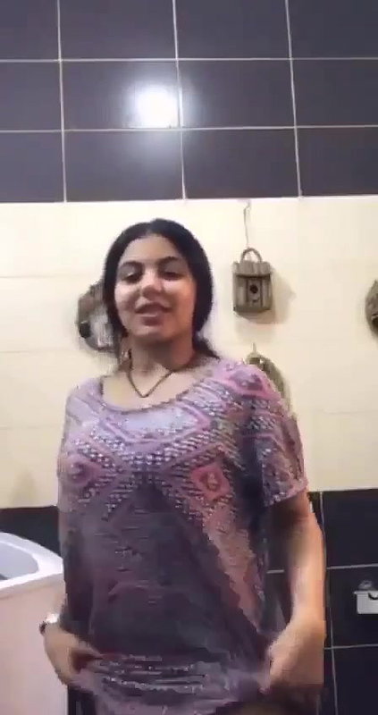 curvy girl nude show