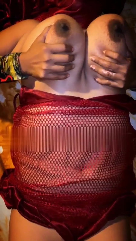 Chubby Milf Model Lying On Bed Showing Her Huge Boobs Beautiful Legs