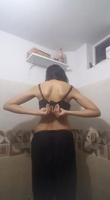 Sexy tall Indian girl nude show