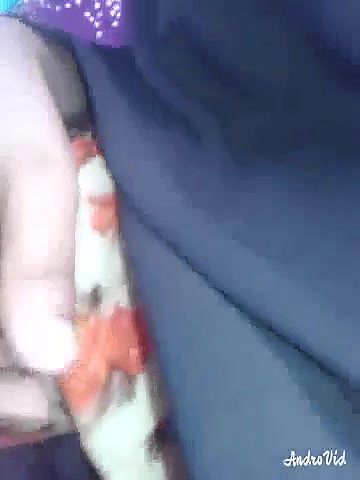 Hijabi girl pussy fingering by lover in park