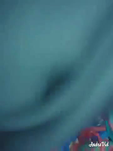 Hijabi girl pussy fingering by lover in park