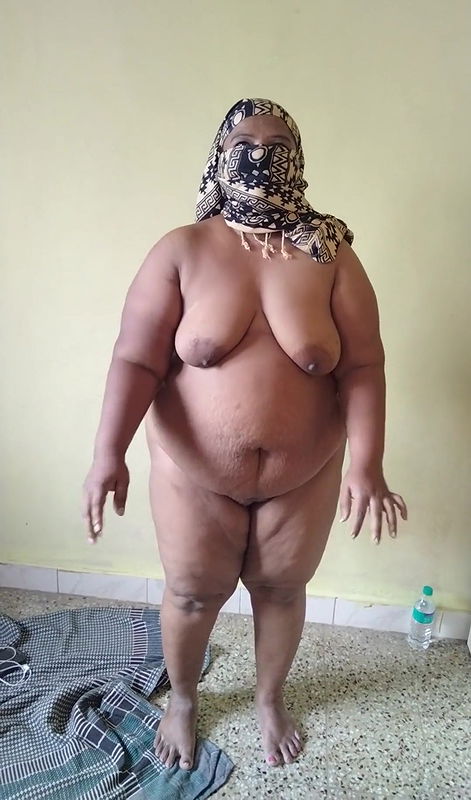 Naked Exercise – Tamil akka hot boobs bouncing part 1