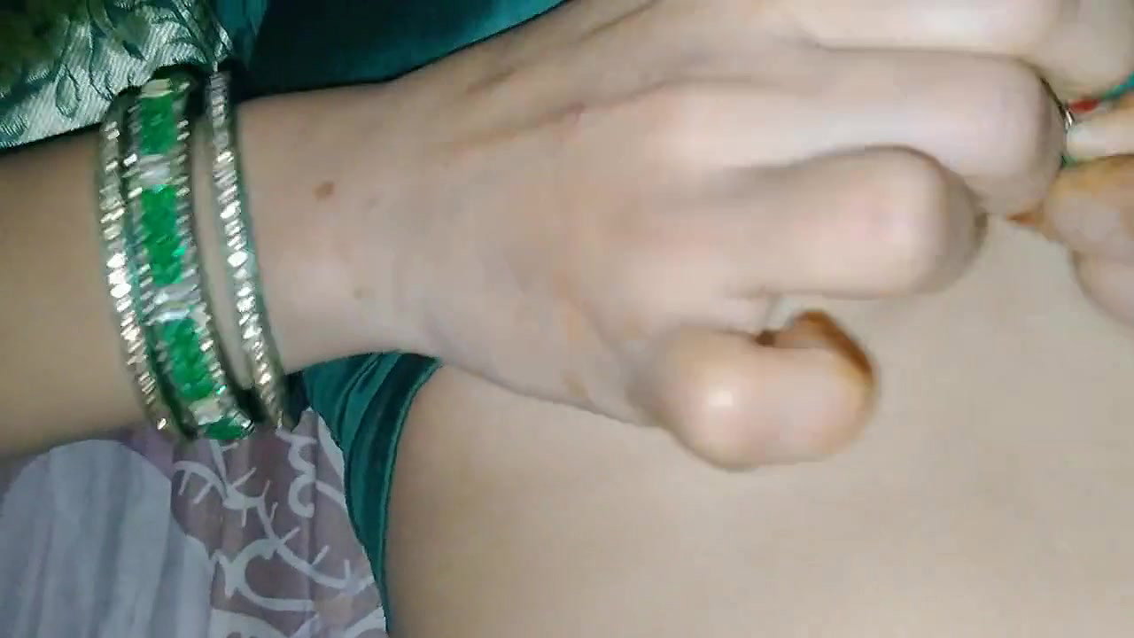 Indian Hot Bhabhi boobs 50