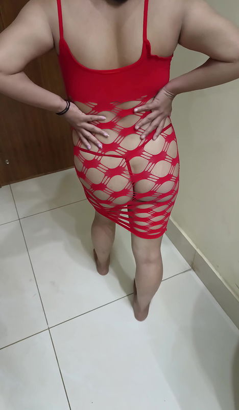 Nisha ki chudai red dress me moti chut faad dali