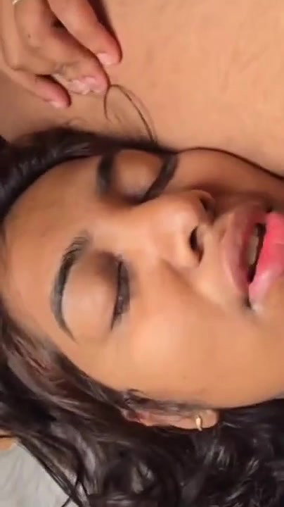 desi moti didi ne apne hi chhote bhai ka lund pehle muh me liya