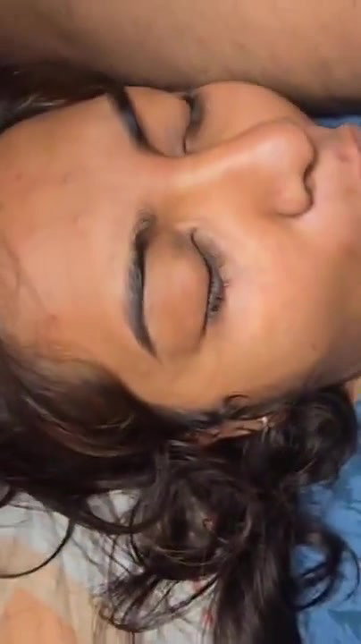 desi moti didi ne apne hi chhote bhai ka lund pehle muh me liya