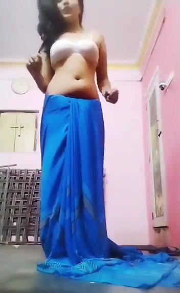 Indian girl stripping saree and complete nude show