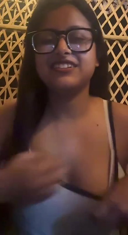 Slim Bengali Girlfriend showing to boyfriend