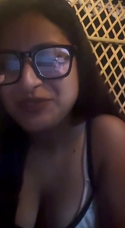 Slim Bengali Girlfriend showing to boyfriend