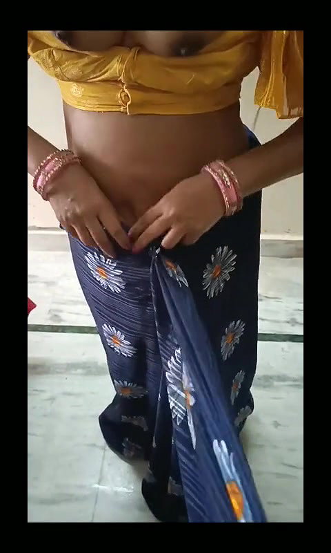 Saree bhabhi remove part 2