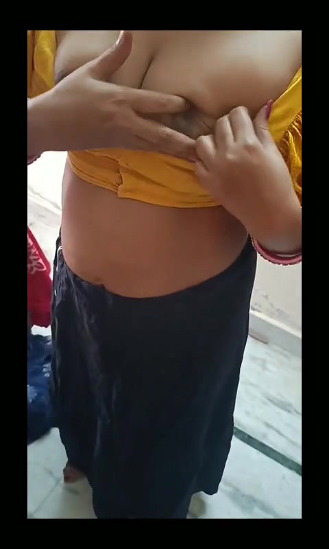 Saree bhabhi remove part 2
