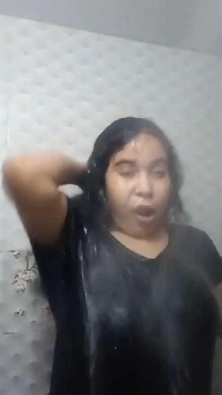 Bhabhiremove cloth and bathing