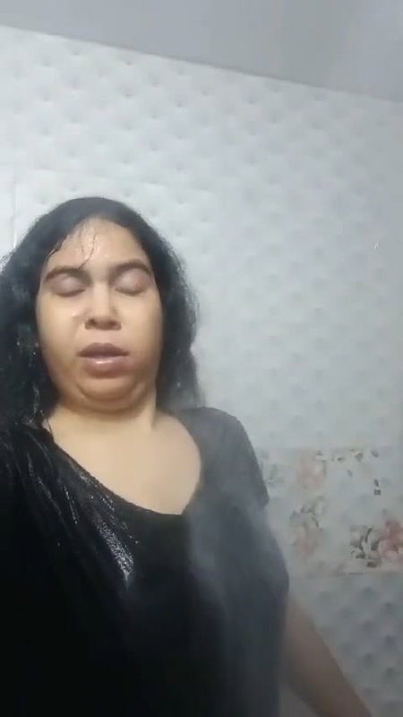 Bhabhiremove cloth and bathing