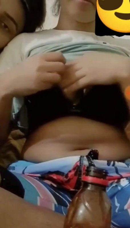 desi gf showing boobs beside her friend