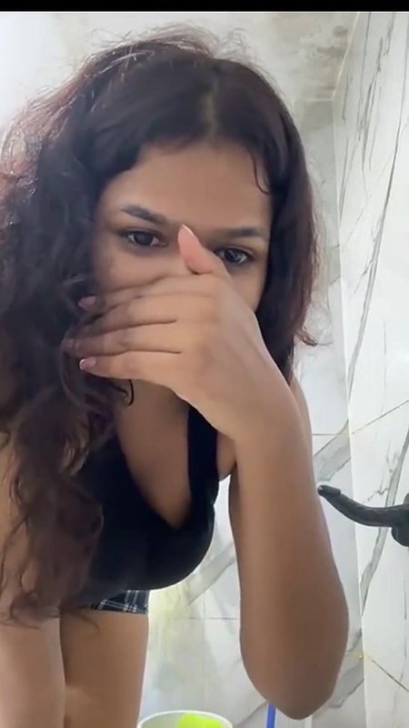 Sexy Desi Girl Masturbating In Bathroom