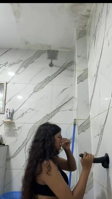 Sexy Desi Girl Masturbating In Bathroom