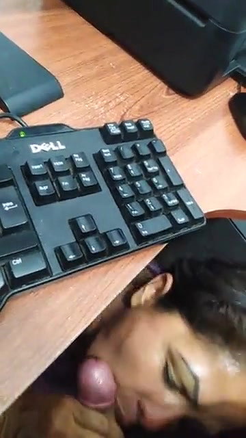 Boss ke sath employee blowjob