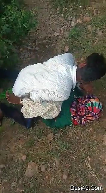 Desi Randi got fucked outdoors