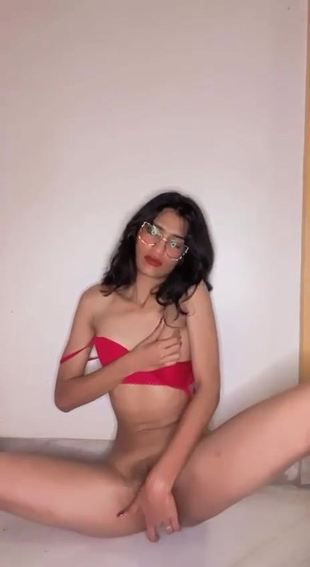 Sexy Slim Desi Girl in Red Bra Fingering
