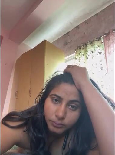 Sexy Big Boobs Indian Bitch Touching Her Wet Pussy