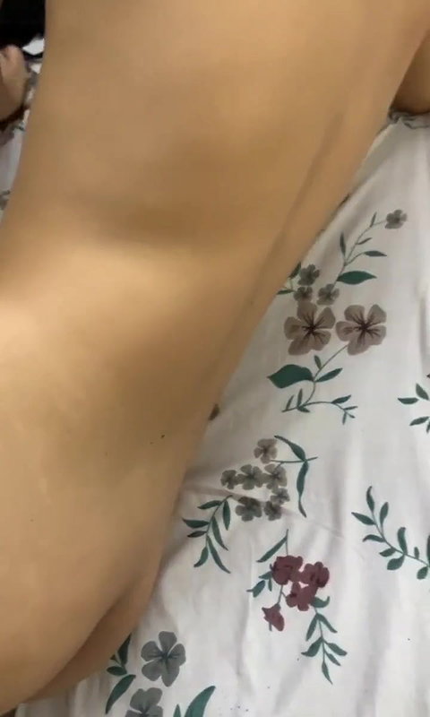 young slim girl nude show