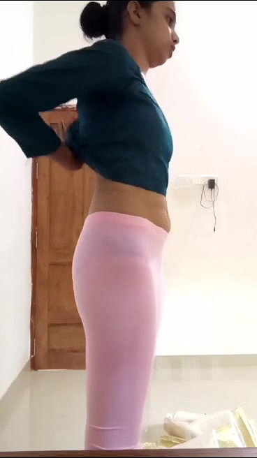 Horny Mallu Bitch In Saree Undressing For You