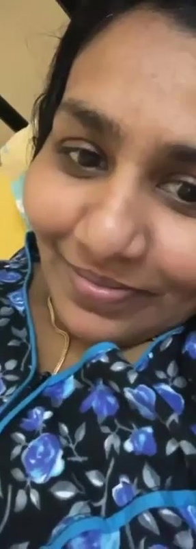 Indian MILF Showing Pussy on Video Call
