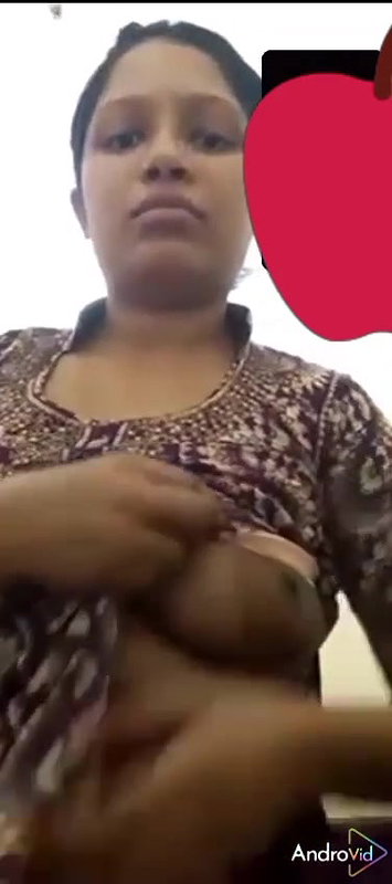girlfriend showing boob live on video call viral MMS