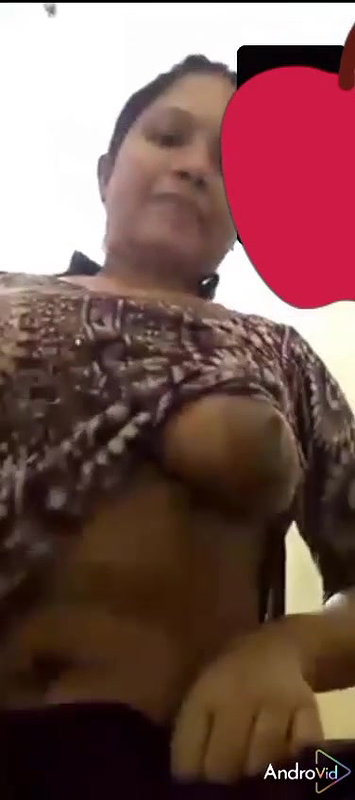 girlfriend showing boob live on video call viral MMS