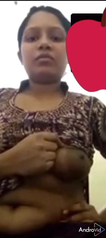 girlfriend showing boob live on video call viral MMS