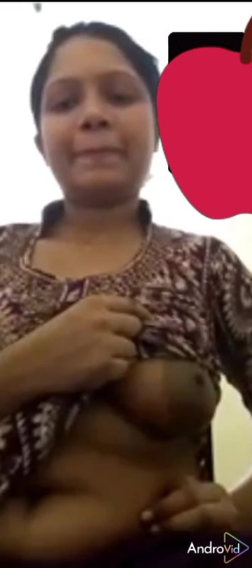 girlfriend showing boob live on video call viral MMS