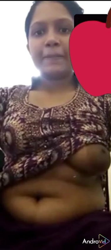 girlfriend showing boob live on video call viral MMS